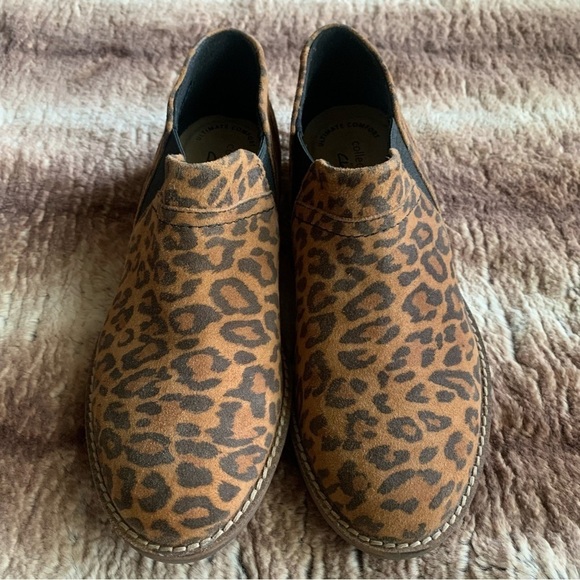 Clarks Camzin Mix Leopard Booties - Picture 2 of 12